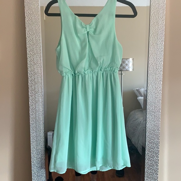 Mint green mini dress - Picture 2 of 4